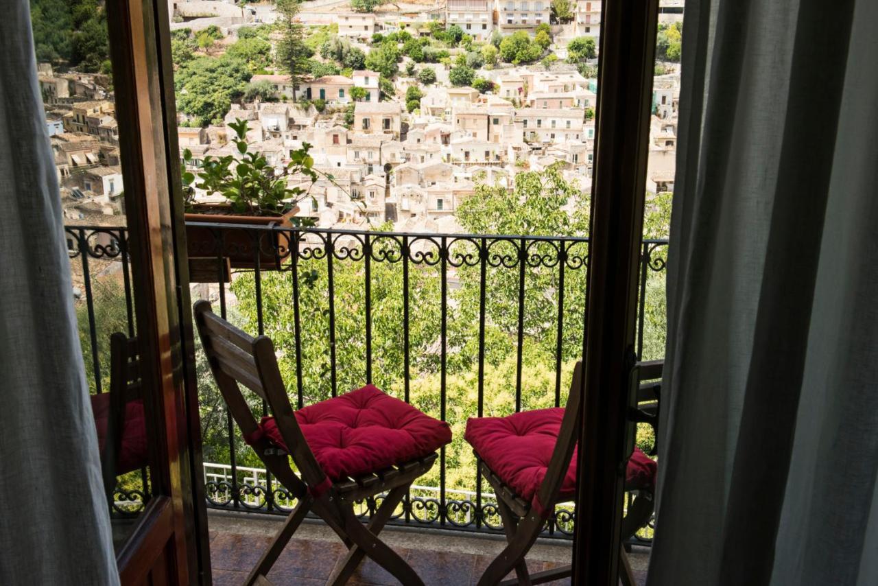 Le Stanze Del Cioccolato Bed & Breakfast โมดิกา ภายนอก รูปภาพ